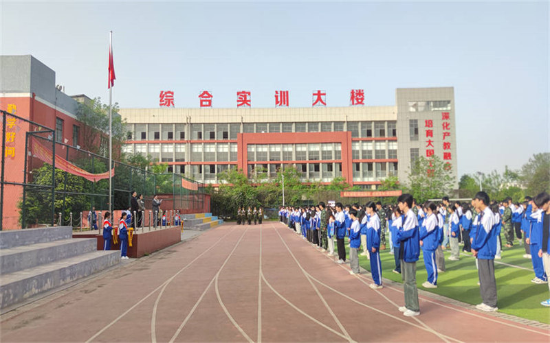 青春奮進(jìn)正當(dāng)時(shí)—吉安市理工技工學(xué)校早操紀(jì)實(shí)